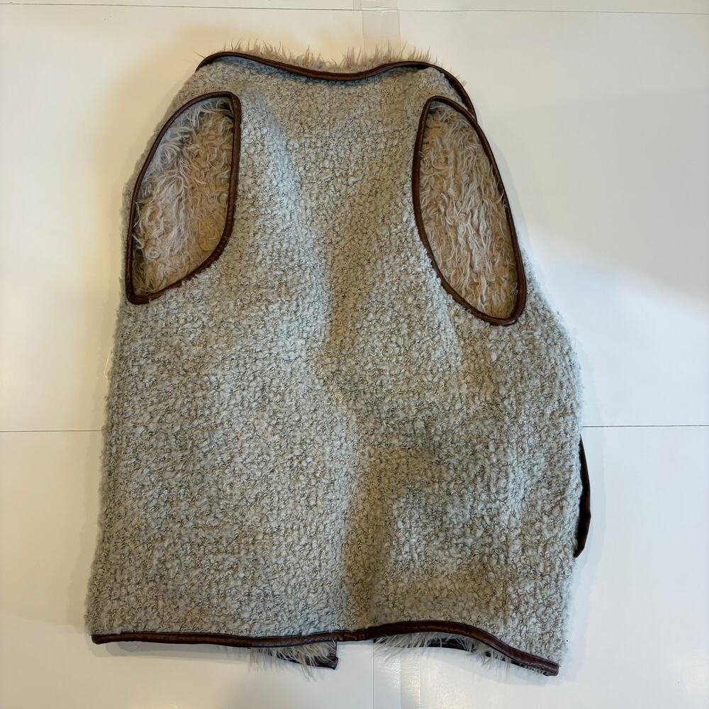 Love Tree Vest - Picture 5 of 5